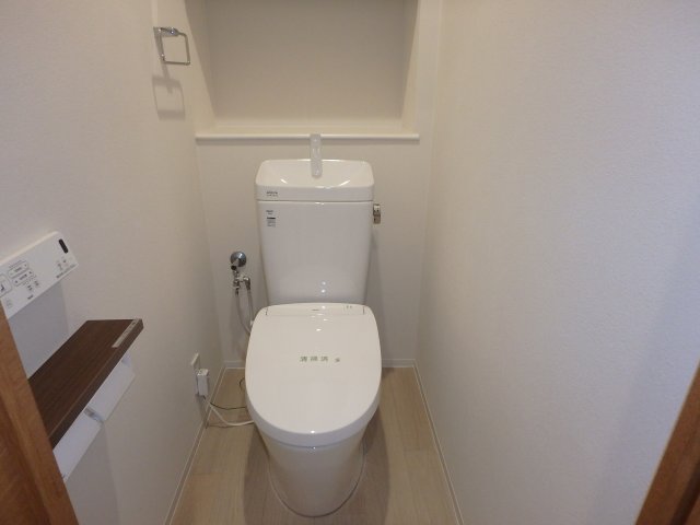 RICウエストコート4番街 北棟3番館のトイレ写真
