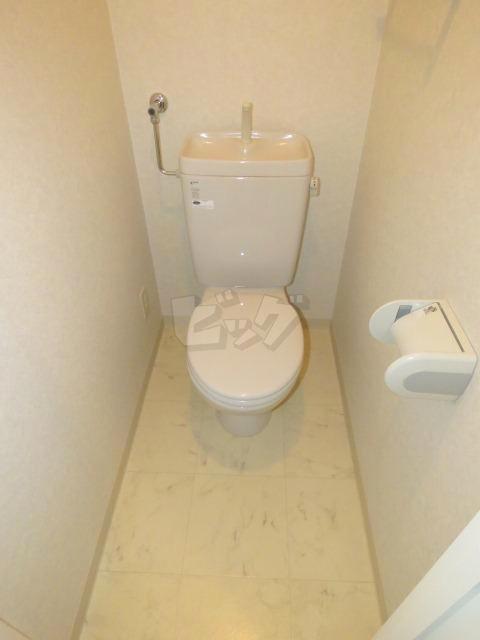地下鉄東西線 東札幌駅 徒歩5分 4階建 築22年のトイレ写真