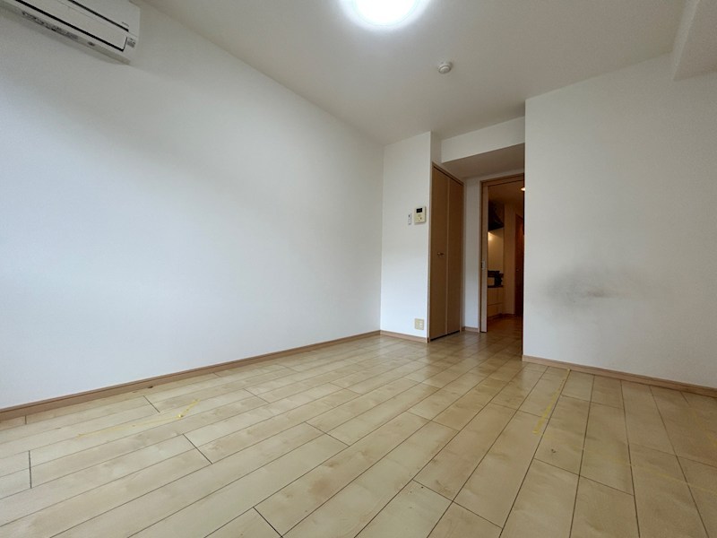 ジアコスモ神戸三宮の居間写真