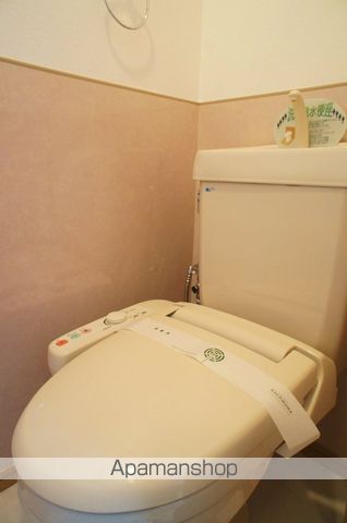 地下鉄七隈線 渡辺通駅 徒歩15分 2階建 築27年のトイレ写真