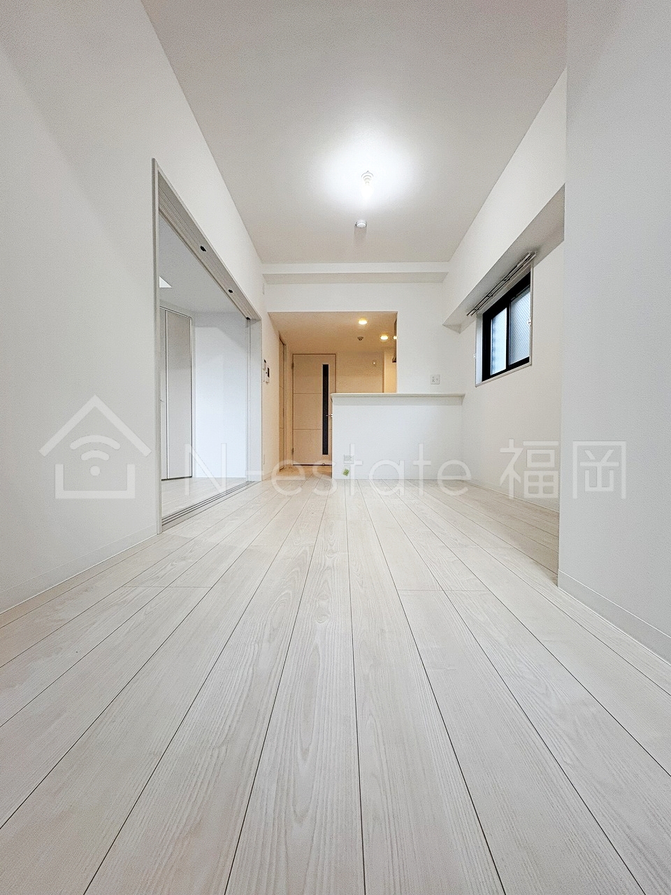 地下鉄空港線 西新駅 徒歩6分 10階建 築5年の居間写真