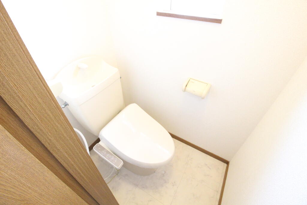 ＪＲ高徳線 勝瑞駅 徒歩32分 2階建 築26年のトイレ写真