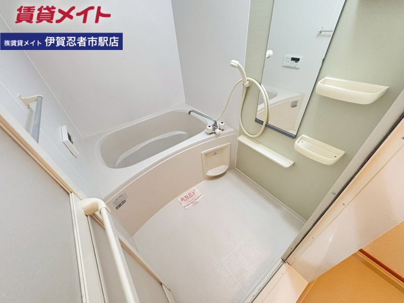 バス・シャワールーム　同型参考写真
