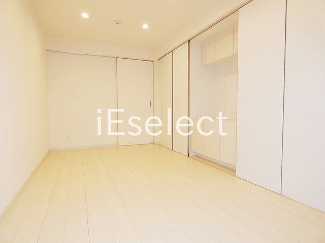 その他部屋・スペース　バルコニー側から見たお部屋です