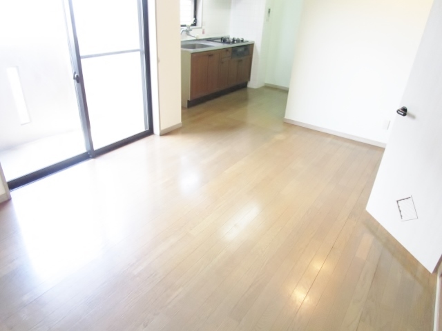 居室・リビング　別部屋参考写真です