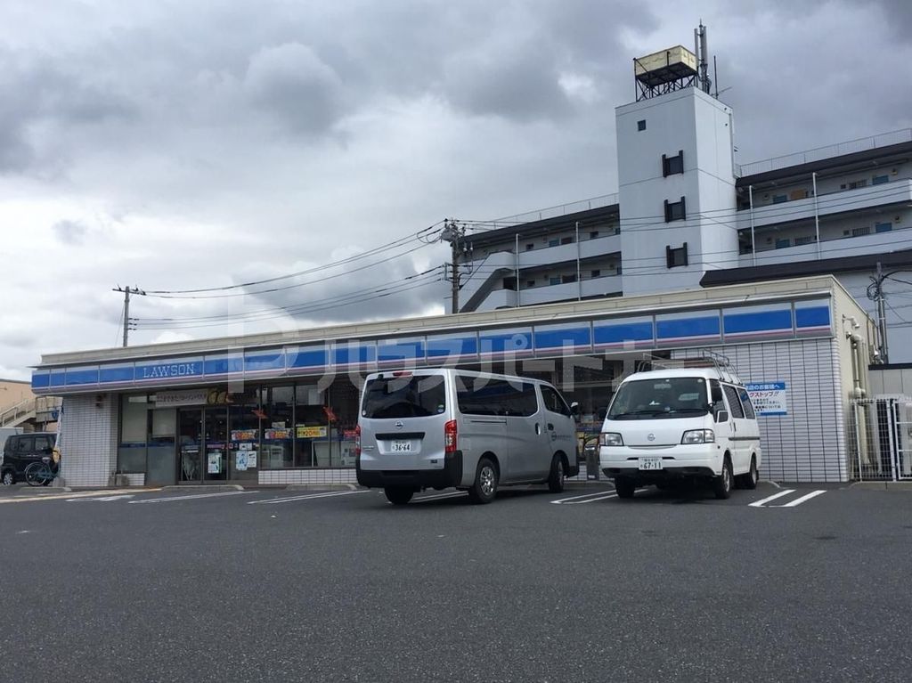 コンビニ　ローソン草加谷塚仲町店（コンビニ）まで410m