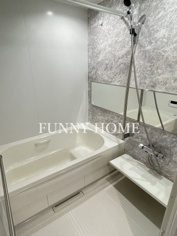 バス・シャワールーム　ゆとりのあるバスルーム♪日々の疲れが癒される♪