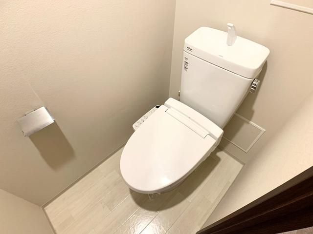 都営大江戸線 森下駅 徒歩6分 11階建 築7年のトイレ写真