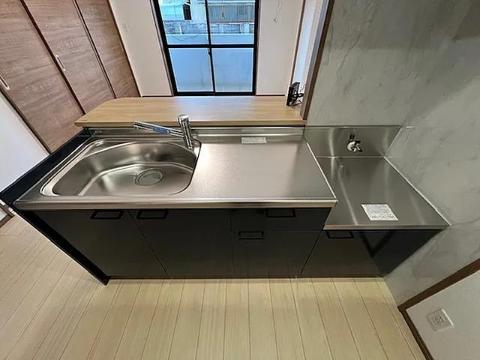 キッチン　同タイプ別物件の写真で実際とは異なります