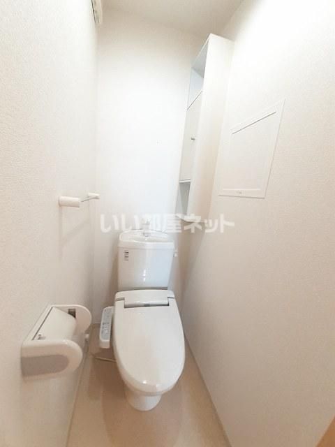 近鉄名古屋線 豊津上野駅 徒歩14分 2階建 築16年のトイレ写真