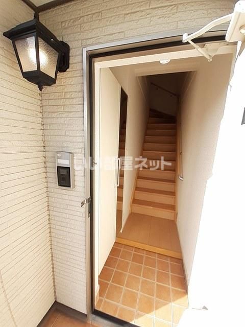 近鉄名古屋線 豊津上野駅 徒歩14分 2階建 築16年の玄関写真