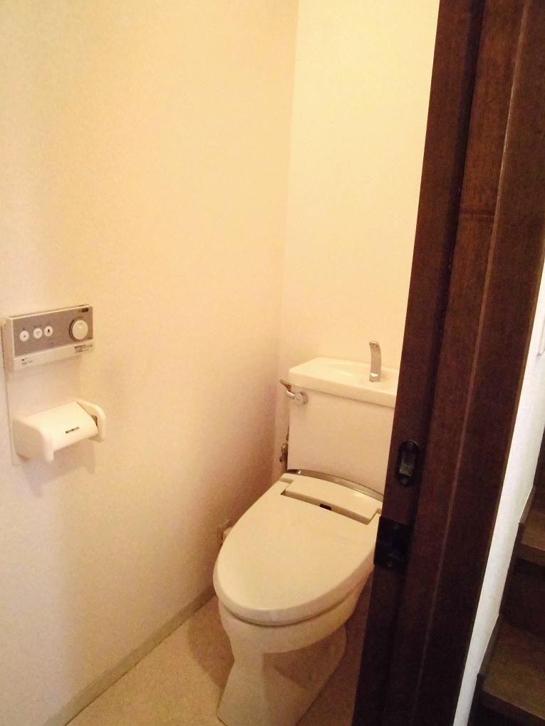トイレ　※室内写真は他タイプのお部屋です。