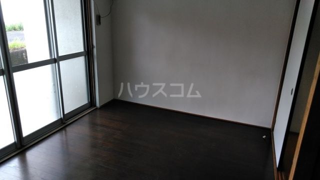 【南丹市園部町小山西町のアパートの居室・リビング】