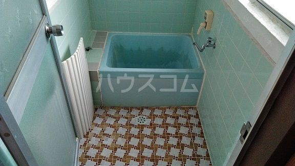 【南丹市園部町小山西町のアパートのバス・シャワールーム】