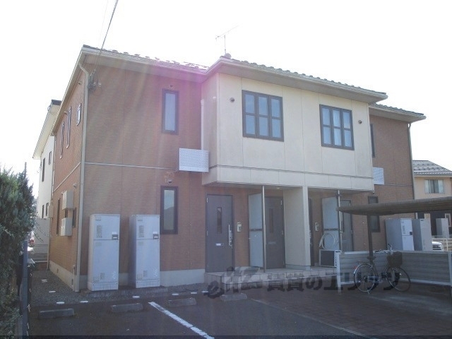 福知山市石原のアパートの建物外観