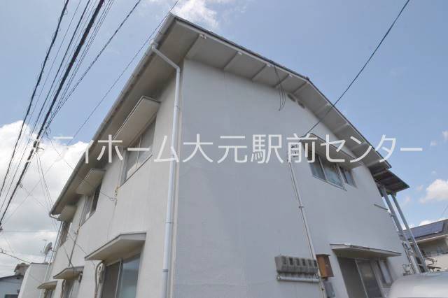 岡山市南区新保のアパートの建物外観