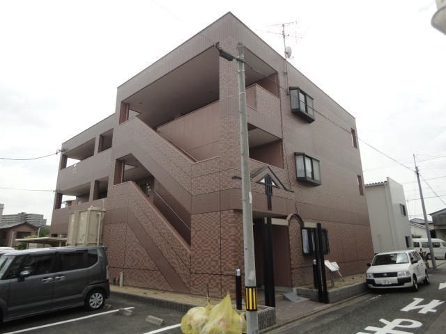 名古屋市中川区南脇町のマンションの建物外観
