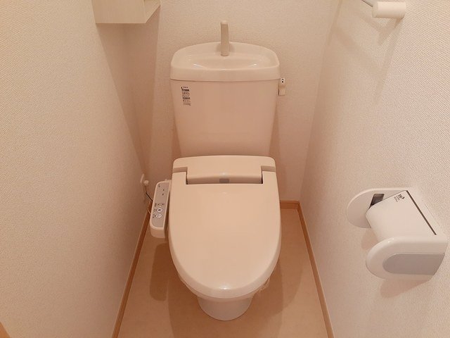 【高岡市石瀬のアパートのトイレ】