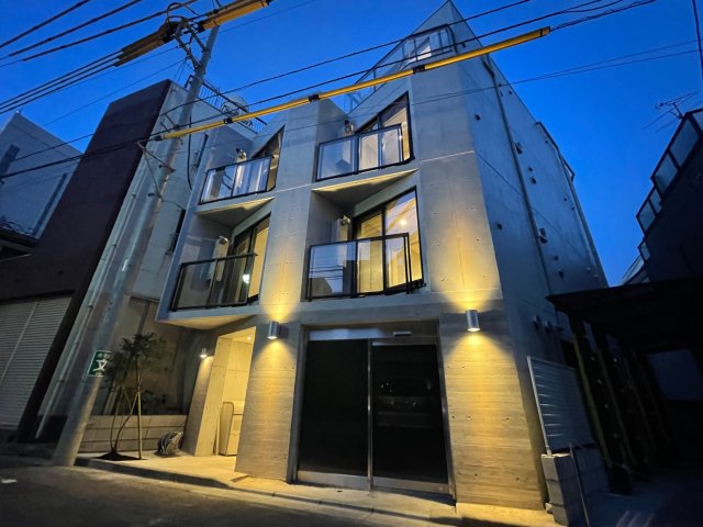 【VERT COURT OGIKUBO FRONTの建物外観】