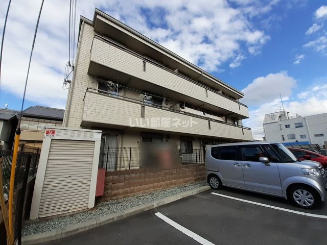 桜井市大字外山のマンションの建物外観