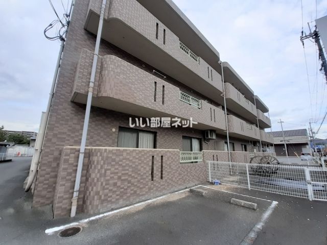 桜井市大字谷のマンションの建物外観