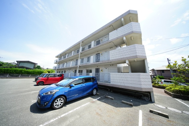 下関市清末西町のアパートの建物外観