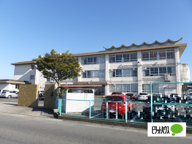 【近江八幡市若宮町のアパートの幼稚園・保育園】