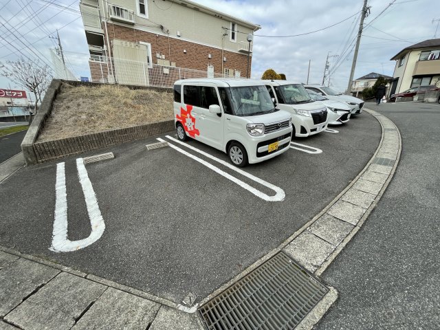 【サニーサイドヒルズの駐車場】