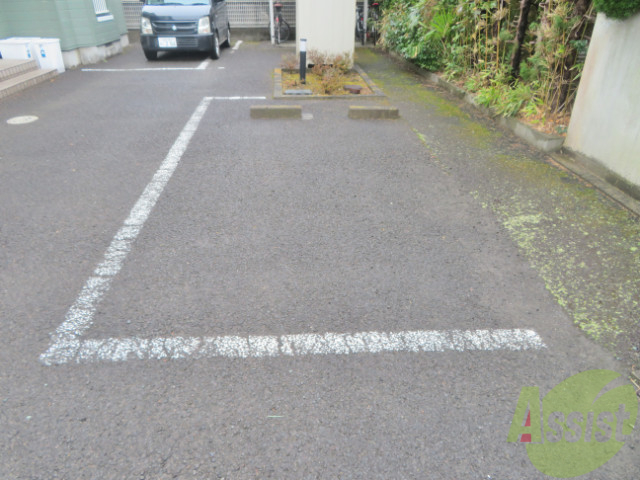 【仙台市太白区上野山のアパートの駐車場】