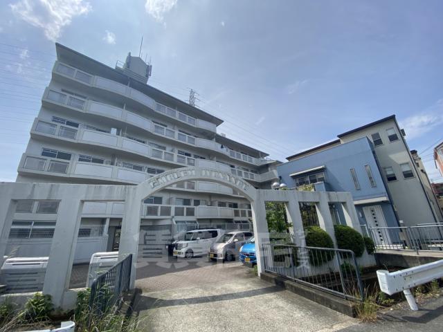 京都市伏見区竹田田中宮町のマンションの建物外観