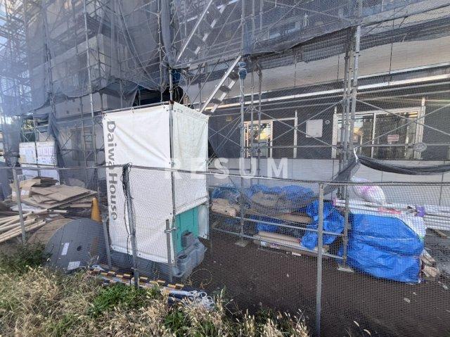 【千葉市中央区汐見丘町のアパートのエントランス】