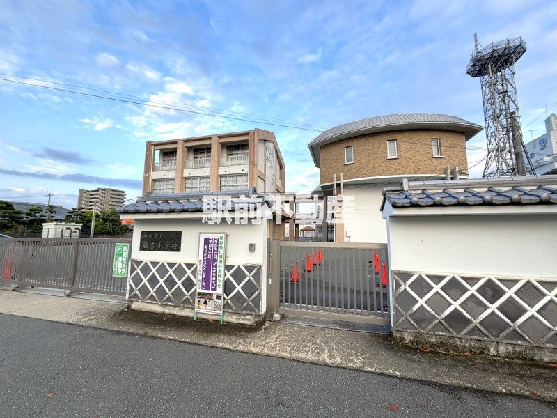 小学校　藤吉小学校（小学校）まで300m