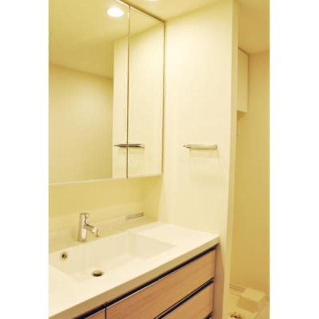 洗面設備　※写真は同タイプ住戸です。