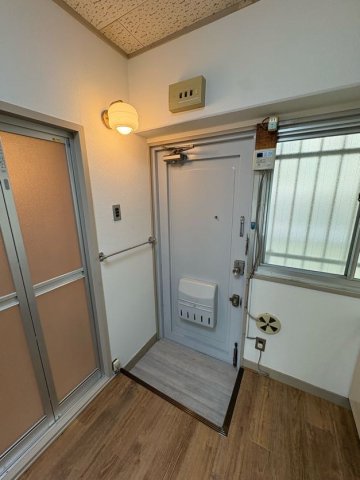 玄関　落ち着いた玄関です