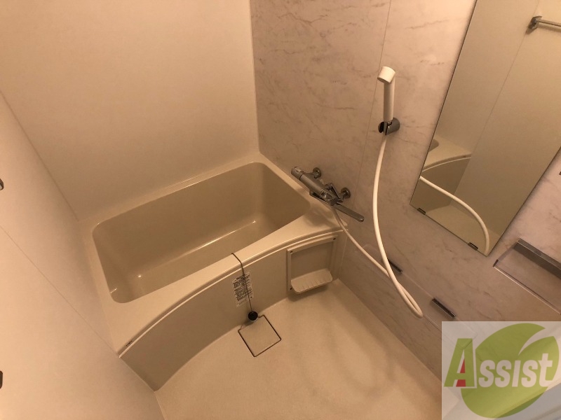 バス・シャワールーム　お風呂になります。一日の疲れを癒してくださいね。