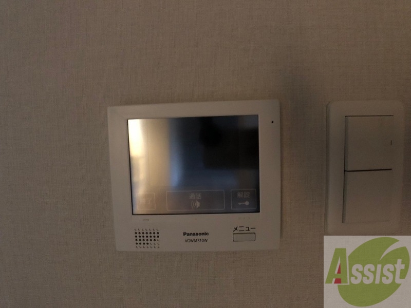 セキュリティ　モニタ付インターホンです。セキュリティ面も安心ですね！