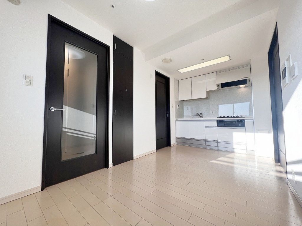 居室・リビング　床暖房を備えた約6.7帖のダイニング（エアコン設置）