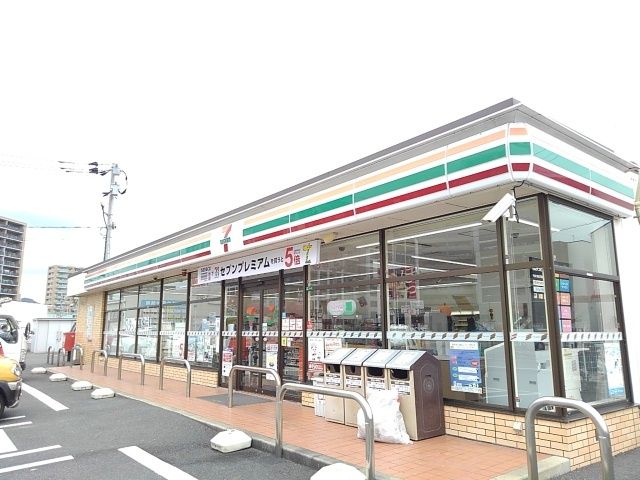 コンビニ　セブンイレブン福間駅南店（コンビニ）まで350m