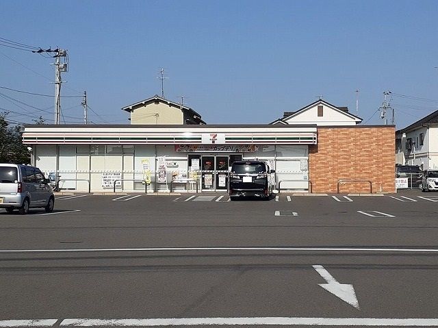コンビニ　セブンイレブン富久町店様（コンビニ）まで700m