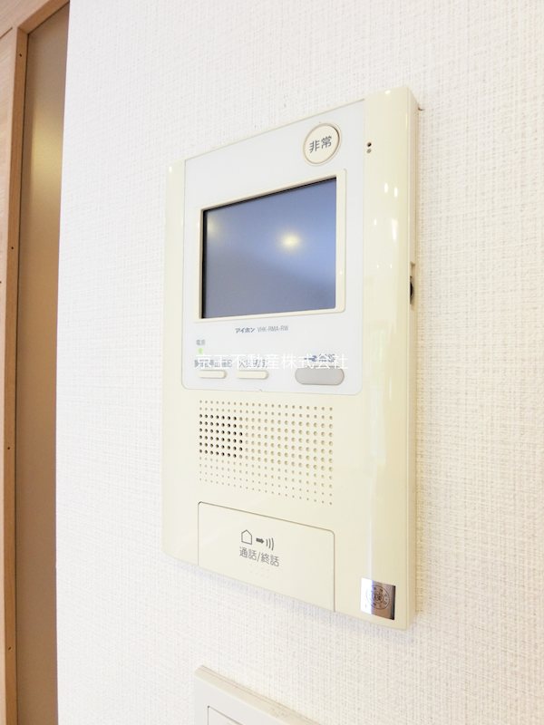 セキュリティ　来客時も安心のモニターホン付き
