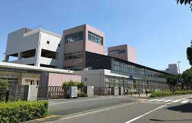 小学校　横浜市立十日市場小学校（小学校）まで901m