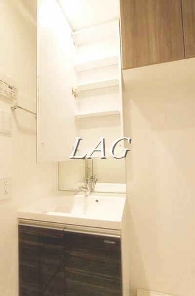 洗面設備　独立洗面台です。