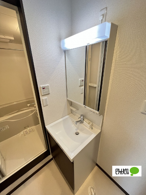 洗面設備　同一タイプ