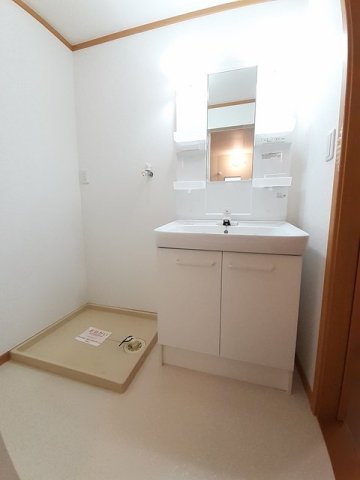 洗面設備　コンパクトで使いやすい洗面所