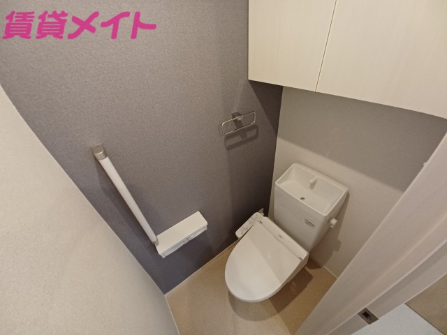 トイレ　同型参考写真