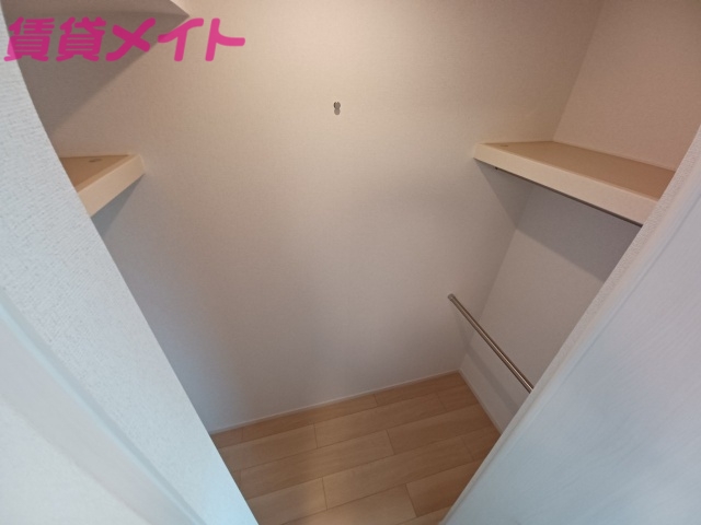 収納　同型参考写真