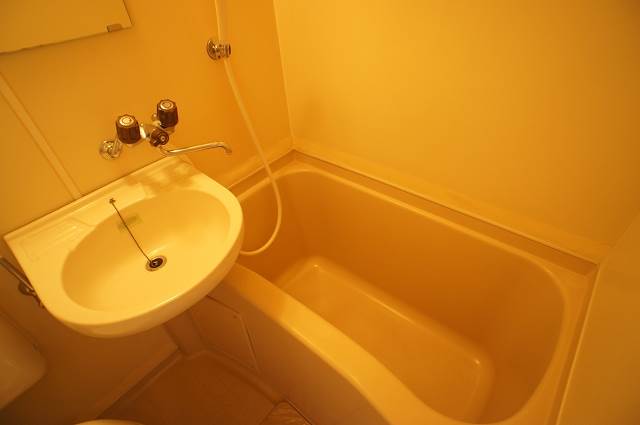 バス・シャワールーム　同型イメージ