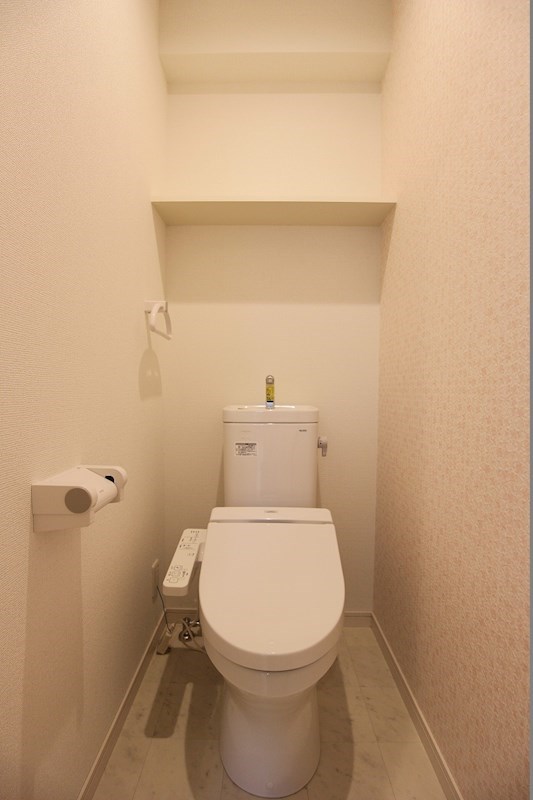 トイレ　温水洗浄便座付きです。