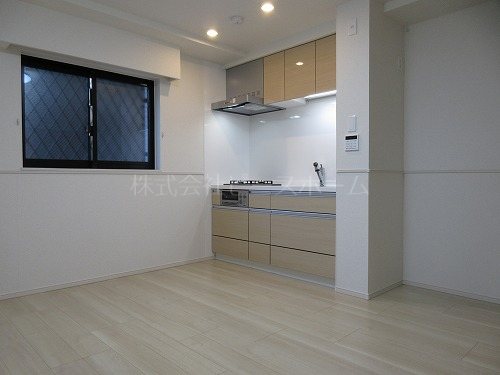 居室・リビング　※別号室参考写真