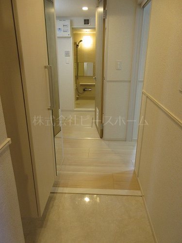 玄関　※別号室参考写真